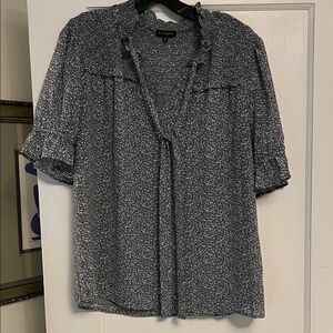 Pleione Gray Floral Blouse